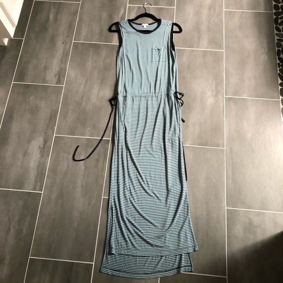 GAP Dresses & Skirts - Super cute striped maxi dress GAP Dresses & Skirts - Super cute striped maxi dress
